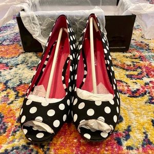 POLKA DOT peep toe wedges from Chinese Laundry